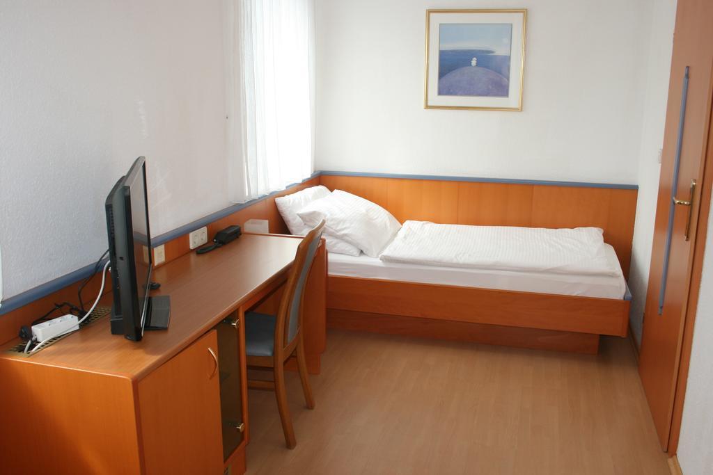 Sporthotel Podersdorf Podersdorf am See Pokoj fotografie