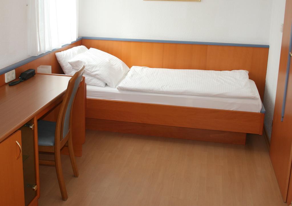 Sporthotel Podersdorf Podersdorf am See Pokoj fotografie